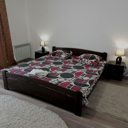 Gil Apartments, On Mynaiska 18 Užhorod Exteriér fotografie